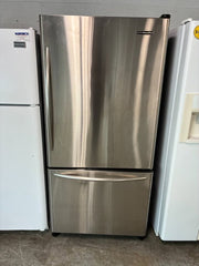 KitchenAid Refrigerator bottom freezer with Large Capacity refrigerator