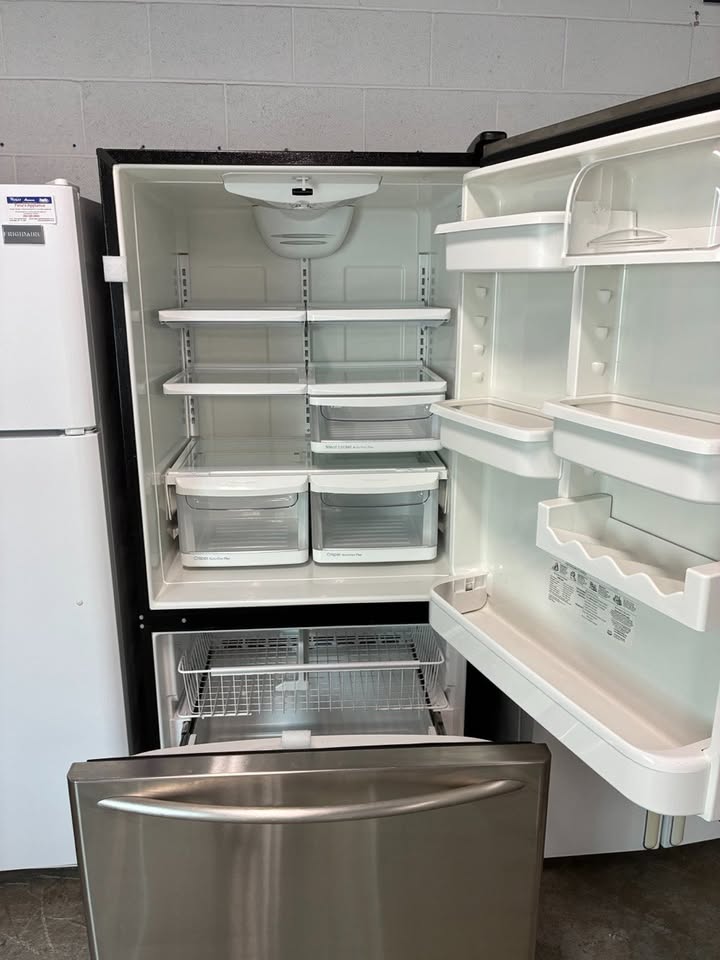 KitchenAid Refrigerator bottom freezer with Large Capacity refrigerator