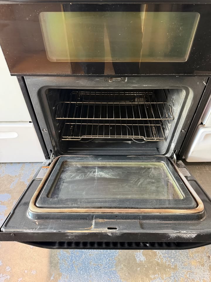 Matag Range with double oven and flat top