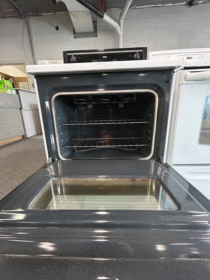 Inglis range oven with coil elements