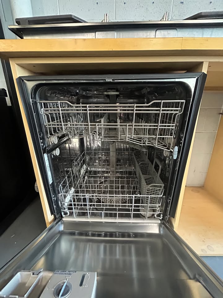 Maytag dishwasher
