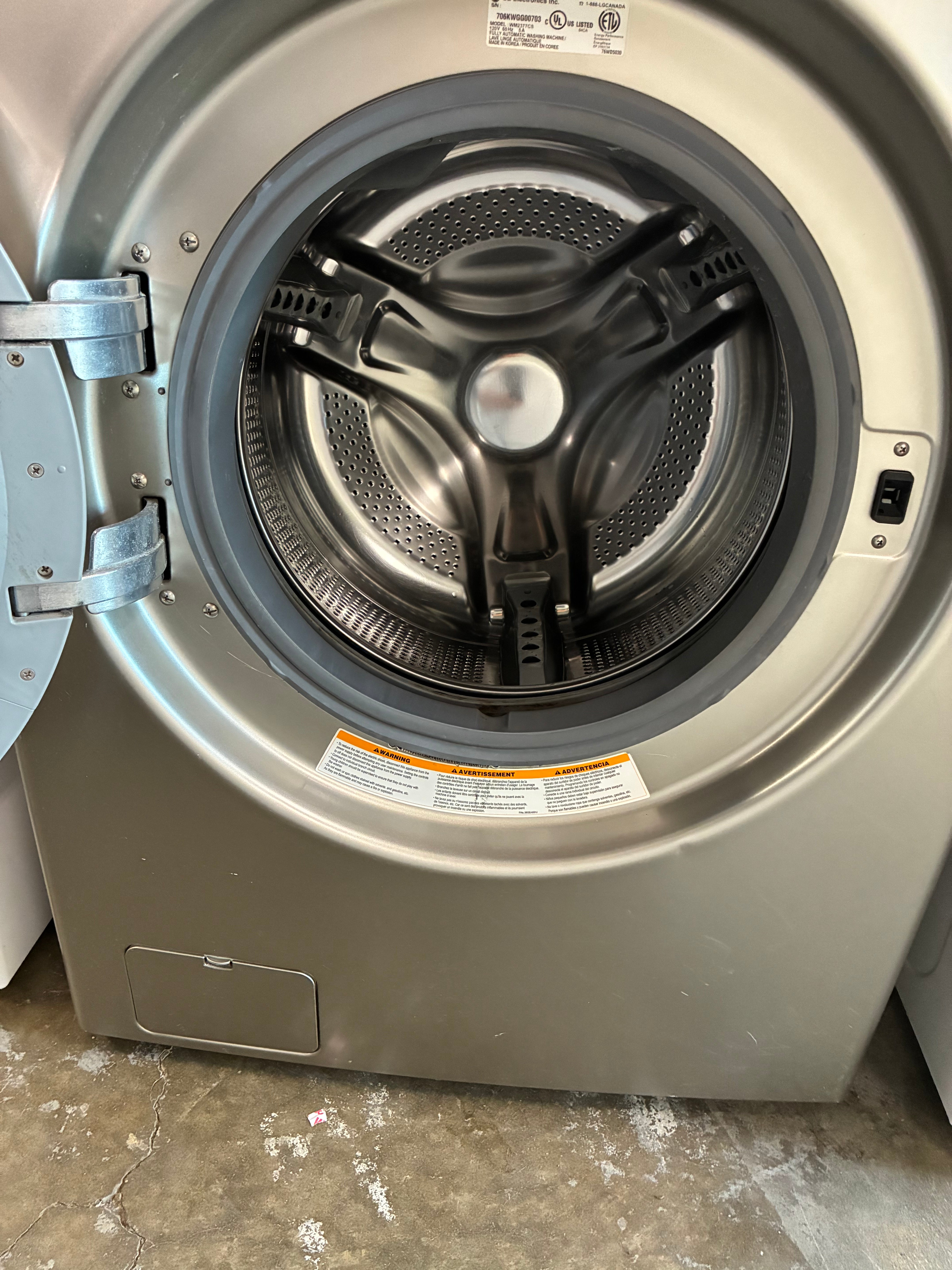 LG Front Load Washer Direct Drive System Large Capacity