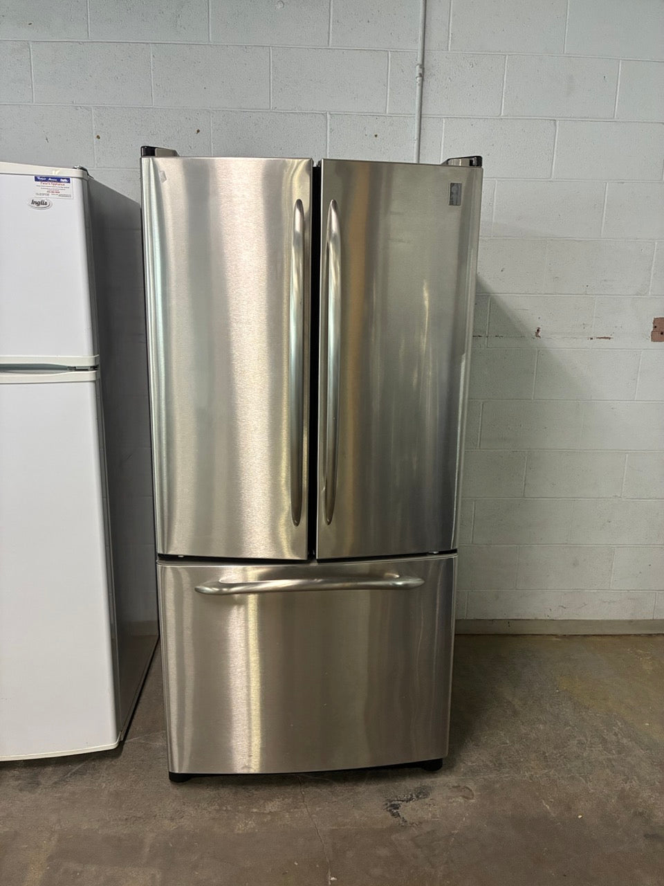 GE Profile Refrigerator French Doors with Internal Water Dispenser and Ice maker