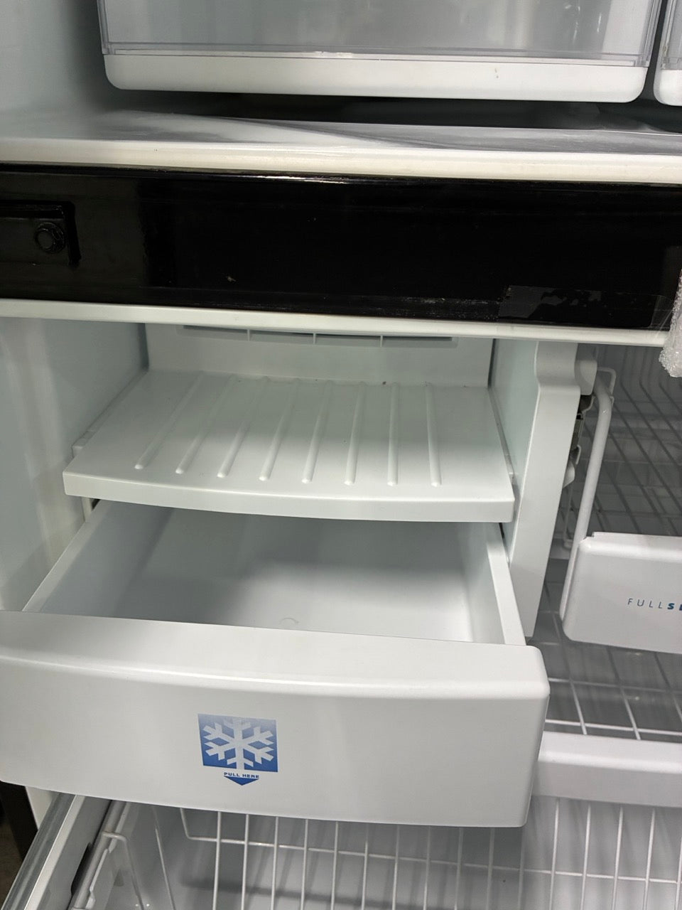 GE Profile Refrigerator French Doors with Internal Water Dispenser and Ice maker