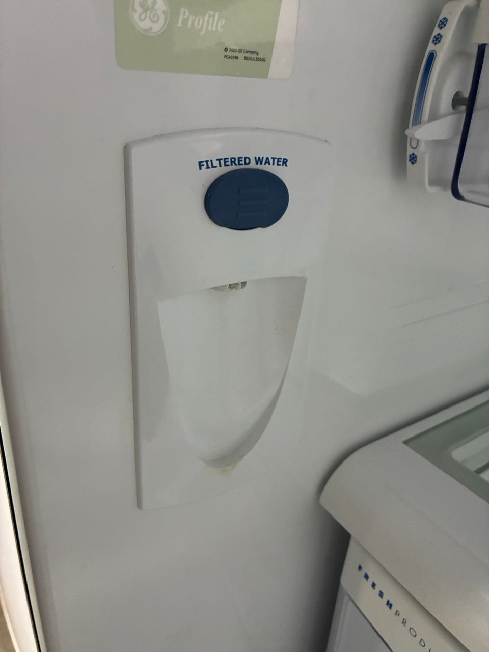 GE Profile Refrigerator French Doors with Internal Water Dispenser and Ice maker