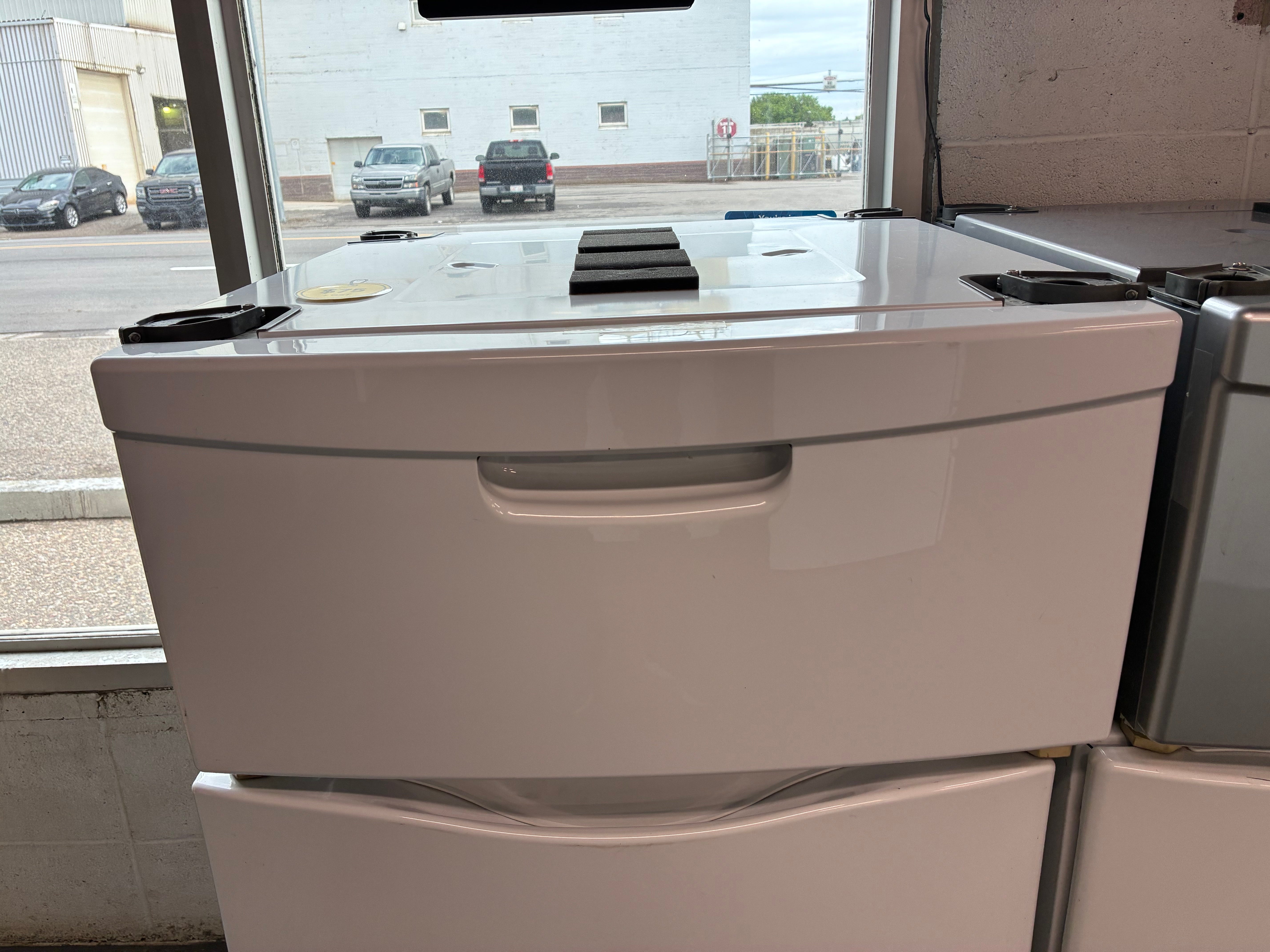 Samsung Pedestal