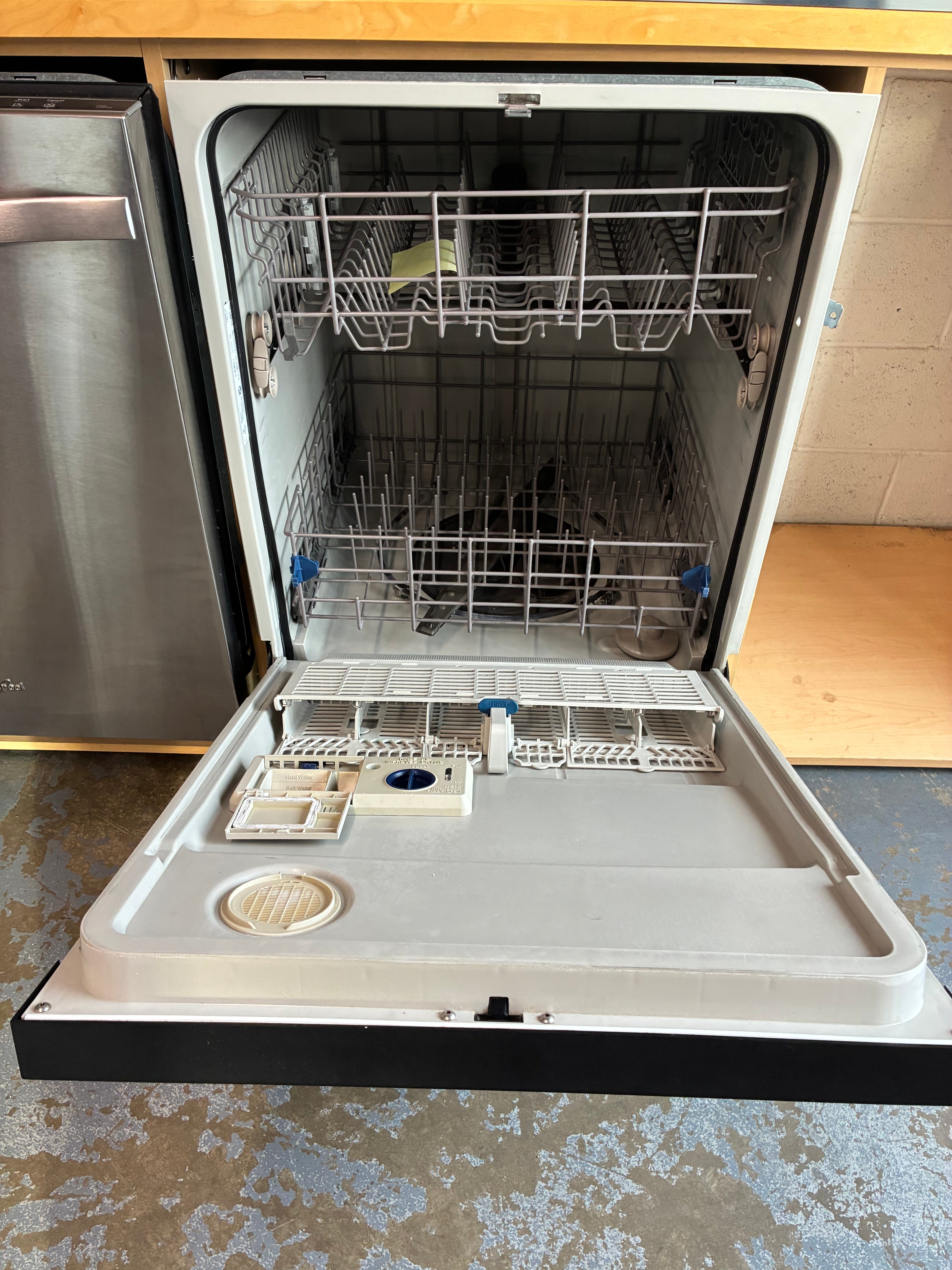 Whirlpool Dishwasher